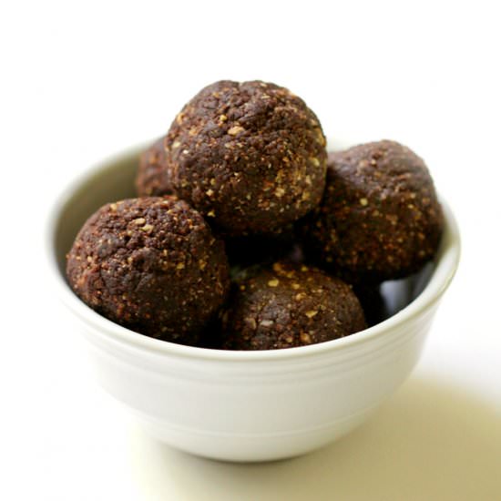 Chocolate Peanut Butter Power Balls