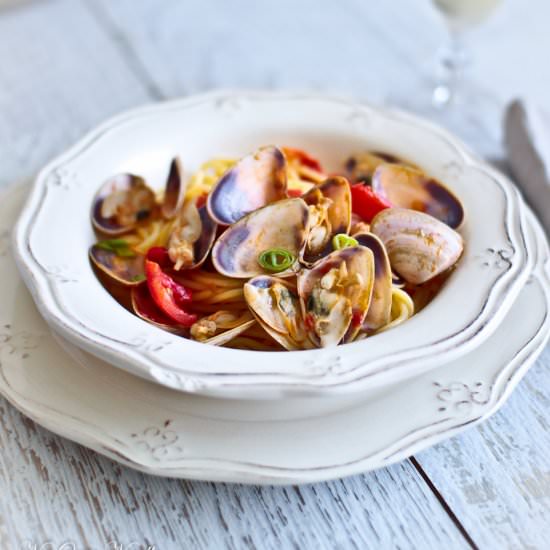 Tomato, Clam & Garlic Spaghetti