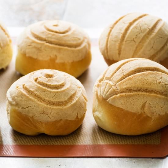 Sweet Concha Buns