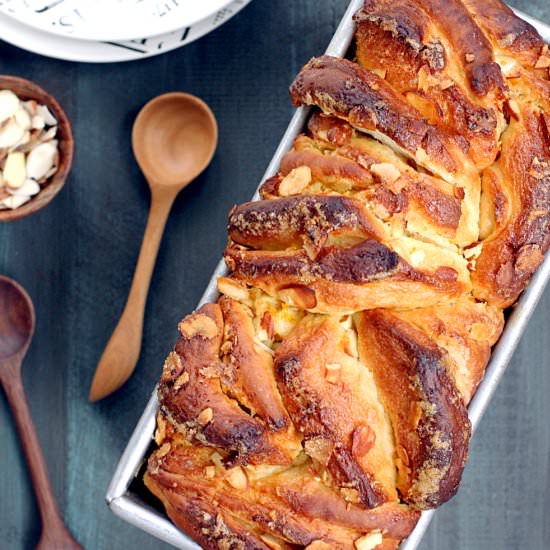 Almond and Orange Pull-Apart Bread