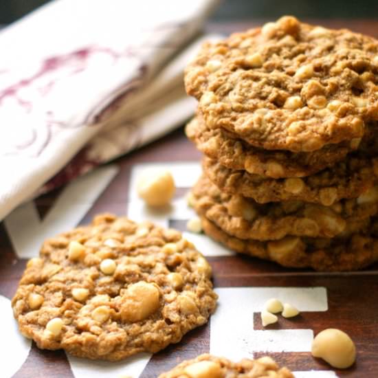 White Chocolate Macadamia Oatmeal