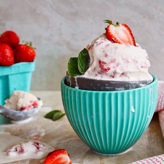 Roasted Fresh Strawberry Ice Cream