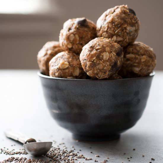 No Bake Oatmeal Energy Bites