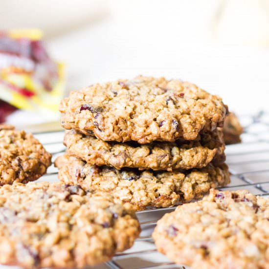 Big and Chewy Oatmeal Cookies