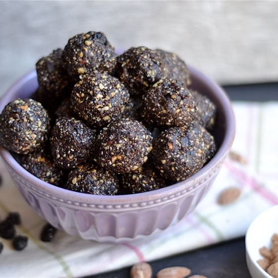Chocolate Blueberry Energy Bites