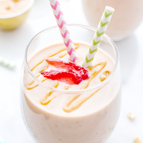 Strawberry Peanut Butter Smoothie