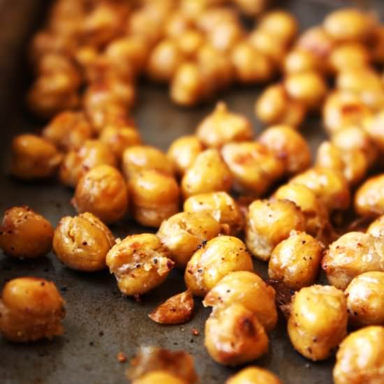 Crispy Garlic Bread Chickpeas