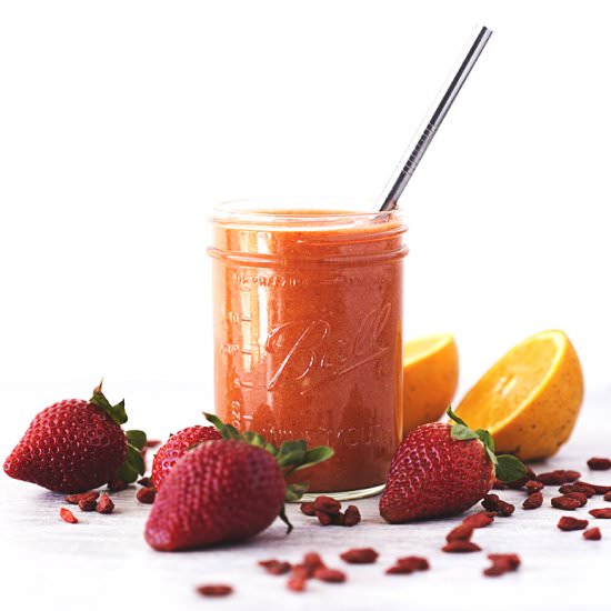 Strawberry, Orange & Goji Smoothie