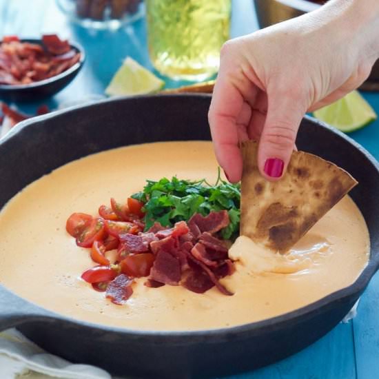 Sriracha Bacon Beer Cheese Dip