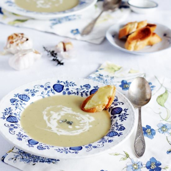 Roasted garlic soup