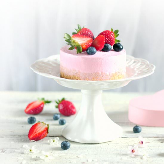 Strawberry ice-cream cheesecake