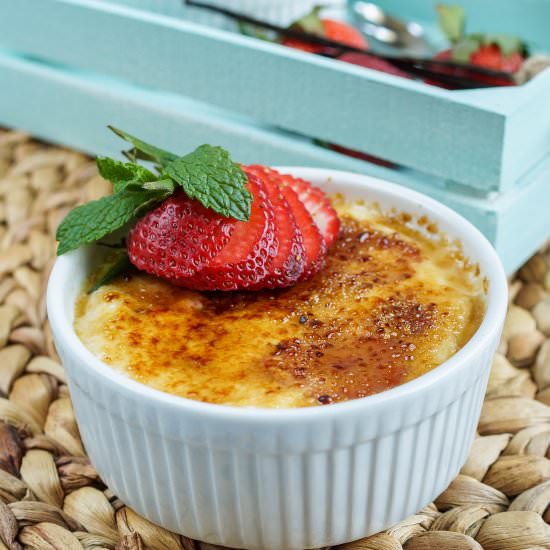 Strawberry Vanilla Yogurt Brûlée