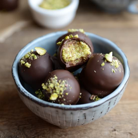 Pistachio & Coconut Chocolate Bites