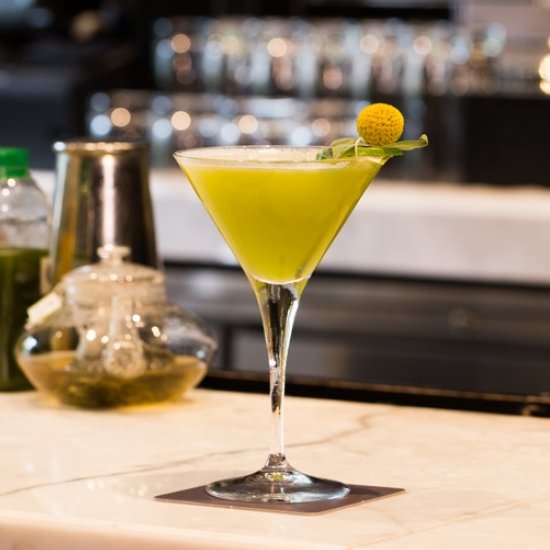 Vanilla & Elderflower Green Tea Cocktail