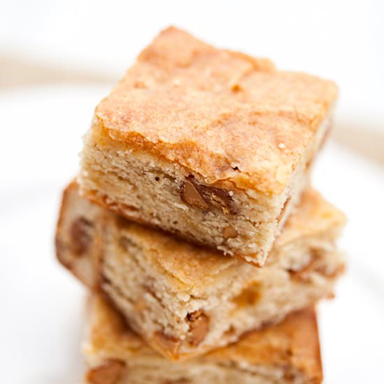 Peanut Butter Banana Snack Cake