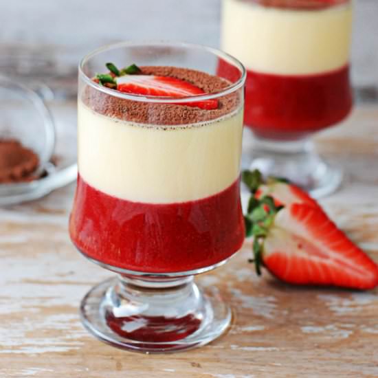 Yolks Dessert with Strawberry Mousse