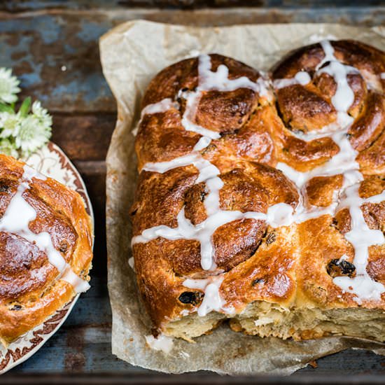 Hot Cross Cinnamon Buns
