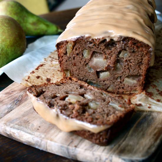 Cocoa-Pear Cake with Carmel Sauce