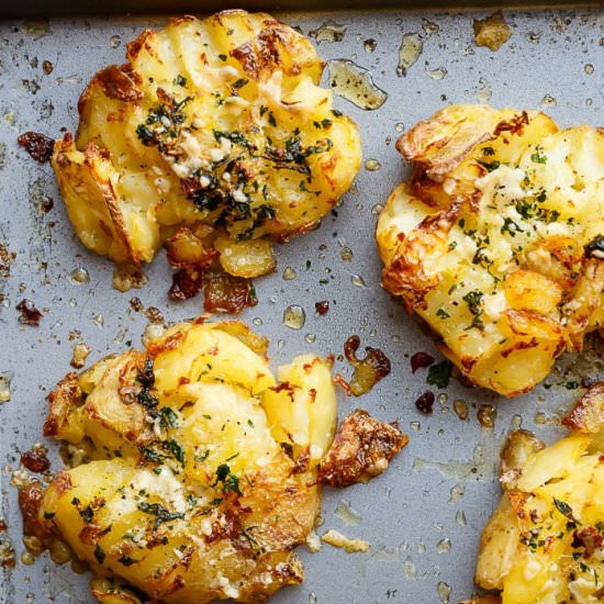 Crispy Garlic Parmesan Smash Potato