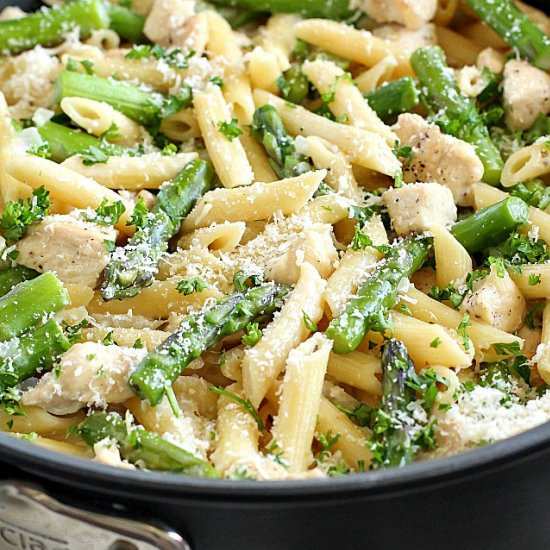 One-Pot Chicken Asparagus Pasta
