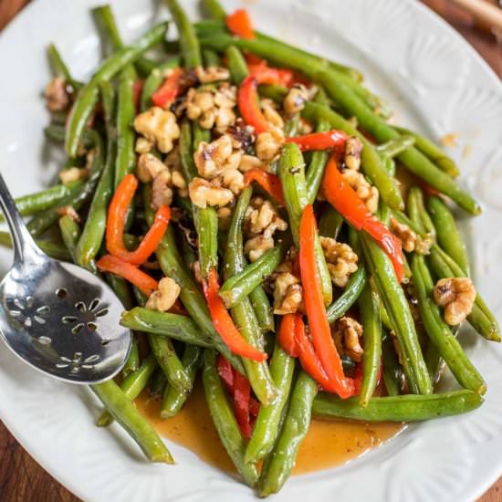 Honey Green Beans with Walnuts