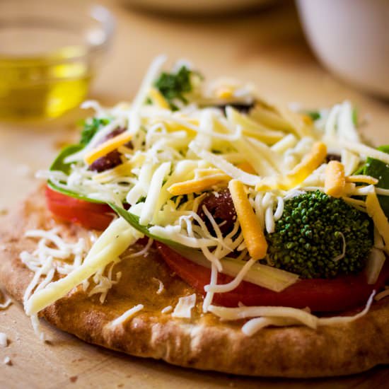 Veggie Pita Pizza