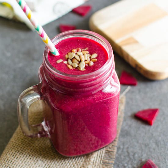 BEET BANANA BREAKFAST SMOOTHIE