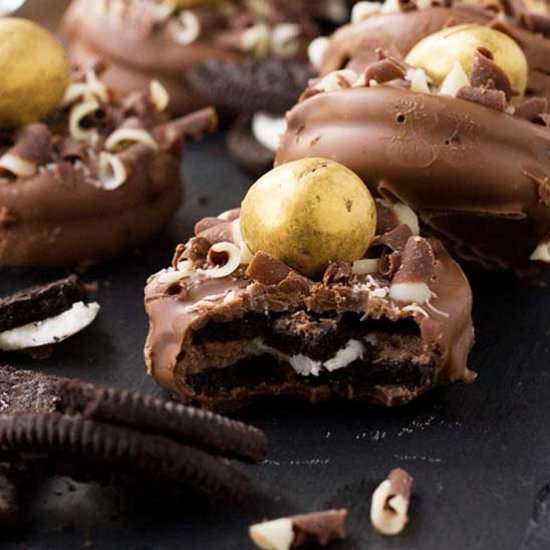 Chocolate-dipped Oreos