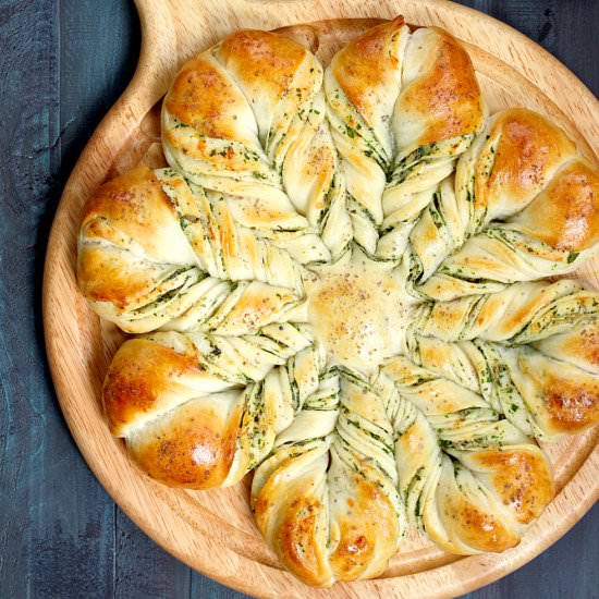 Star Bread with Cheese and Herbs