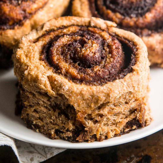 Skinny Slow Cooker Cinnamon Rolls