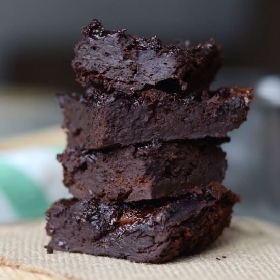 Flourless Vegan Protein Brownies