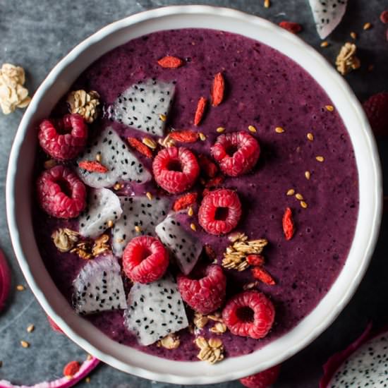 Dragonfruit & Berry Smoothie Bowl