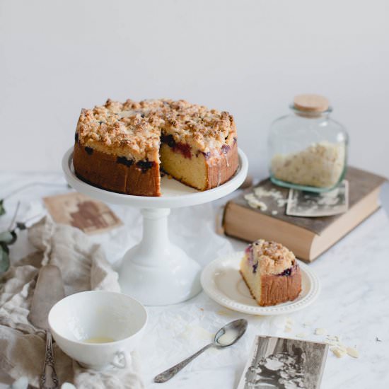 Yoghurt Cake with Fruit and Crumble