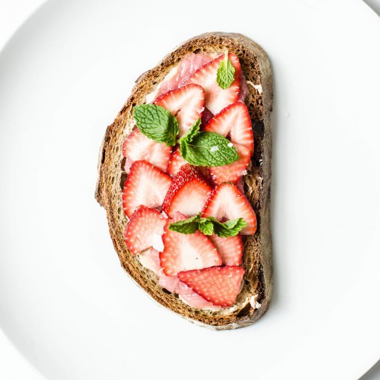 Strawberry Rhubarb Crostini