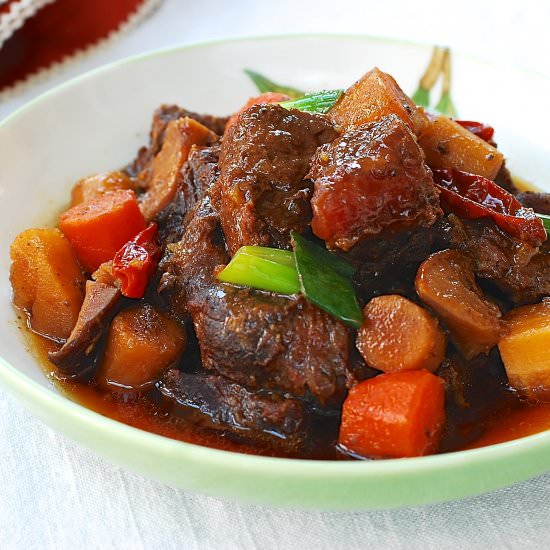 Slow Cooker Braise Beef Shank Meat