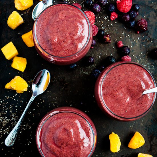 Berry Mango Kale Smoothie