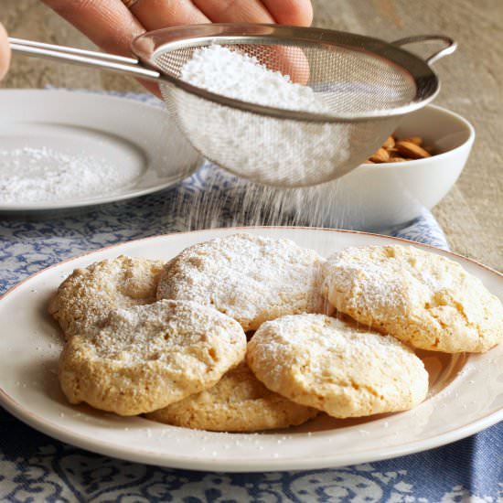 Amaretti Cookies