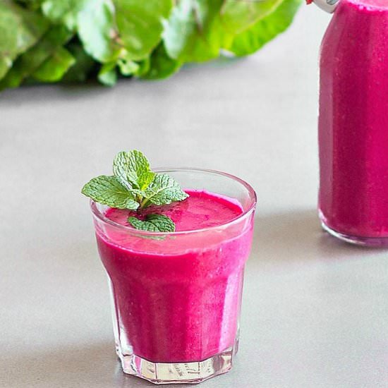 Raw Beet Raspberry Power Smoothie