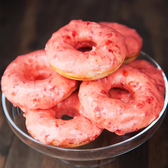 Baked Strawberry Doughnuts