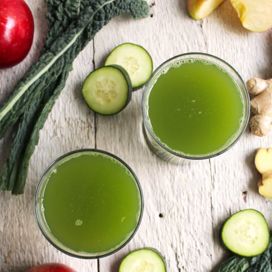 Kale Apple Ginger Green Juice!
