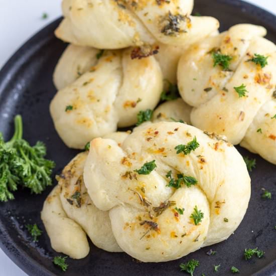 Homemade Garlic Parmesan Knots