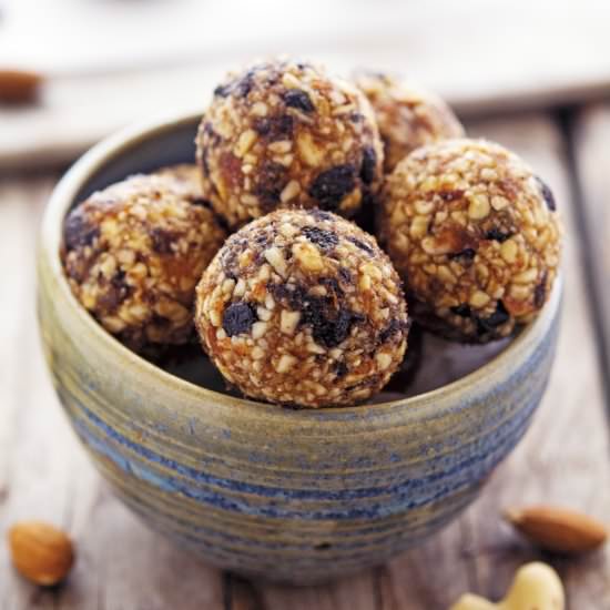 Blueberry Muffin Larabar Balls