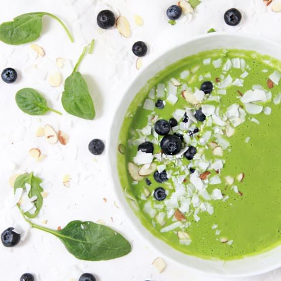 Green smoothie bowl