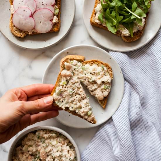 Garlic tahini white bean salad