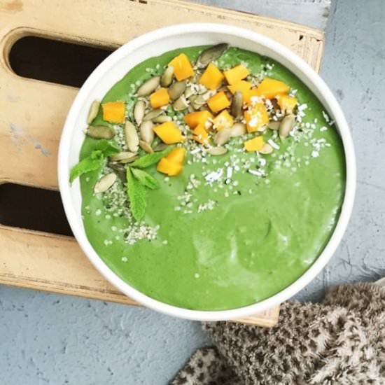 Green Matcha Smoothie Bowl