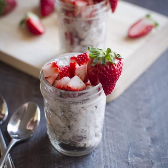Strawberry & Cream Overnight Oats
