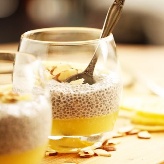 Lemon Curd Chia Pudding