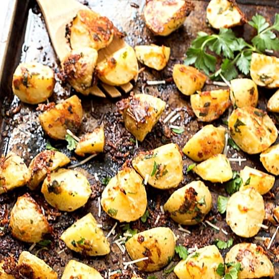 Garlic Parmesan Roasted Potatoes