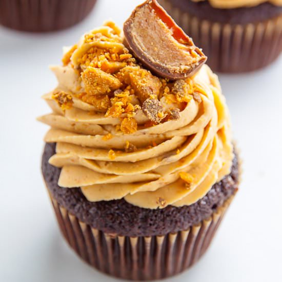 Butterfinger Chocolate Cupcakes