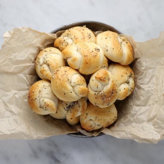 Easy Parmesan Garlic Knots